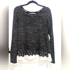 Medium, light weight, Maurices top
